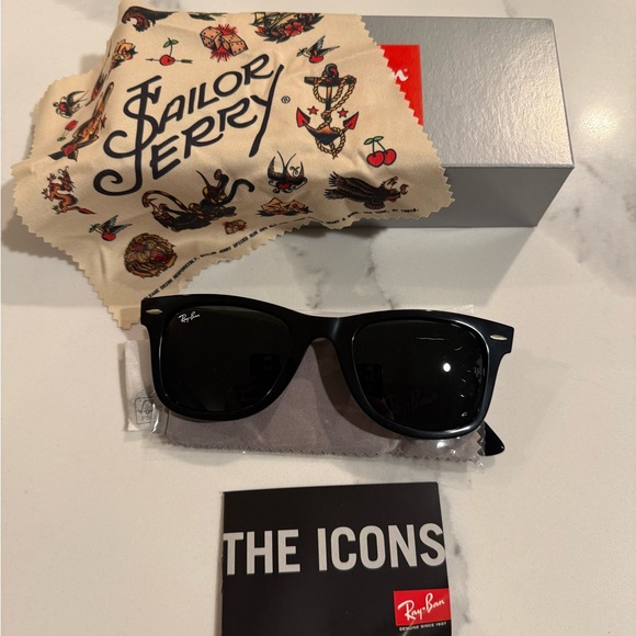 Ray-Ban Iconic Black Sunglasses
